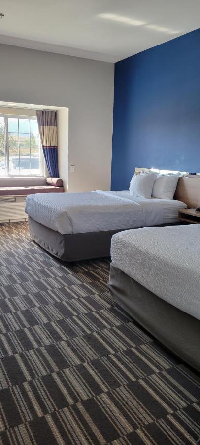 Microtel Inn & Suites By Wyndham Fountain Fort Carson Exterior foto
